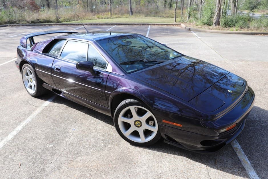 2001 Lotus Esprit sold for $75,888