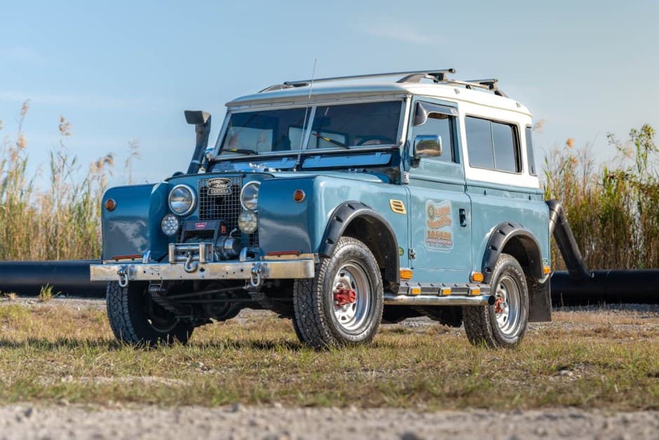 1970 Land Rover Series 88 sold for $13,250