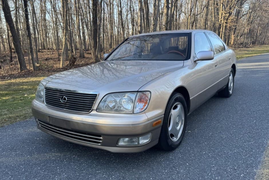 1998 Lexus LS Sedan sold for $7,200