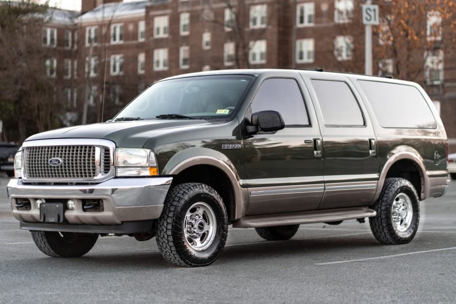 2002 Ford Excursion sold for $30,000