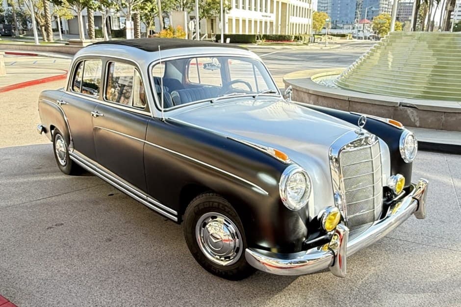 1959 Mercedes-Benz Ponton sold for $34,000