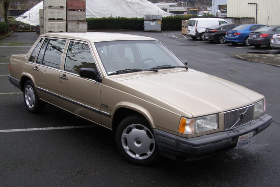 1990 Volvo 700-Series sold for $4,500