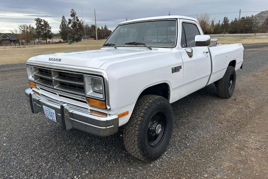 1990 Dodge Ram (1981-1993) sold for $20,250
