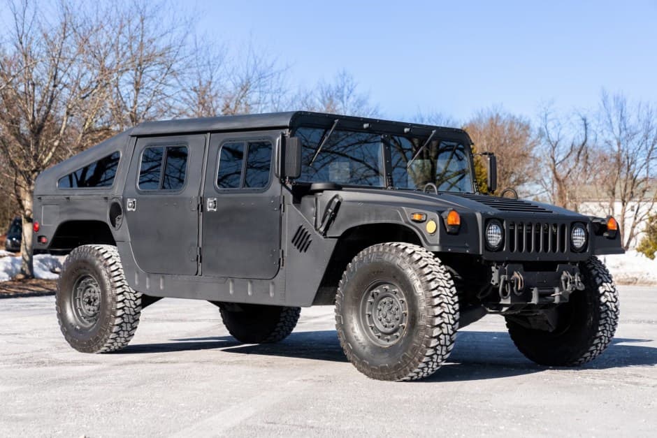 2002 Hummer HMMWV/Humvee sold for $27,500