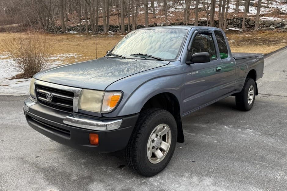 1998 Toyota Tacoma (N1X0 1995-2005) sold for $12,250