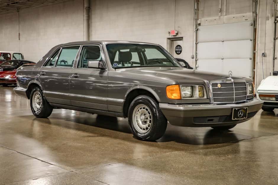 1983 Mercedes-Benz W126 S-Class sold for $6,400