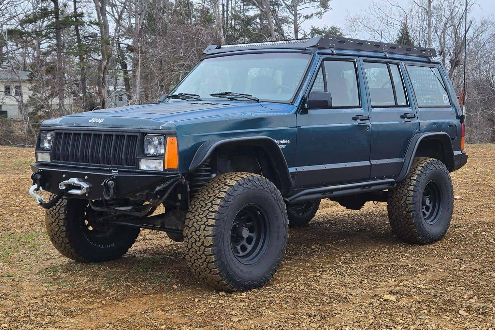1995 Jeep Cherokee sold for $6,900