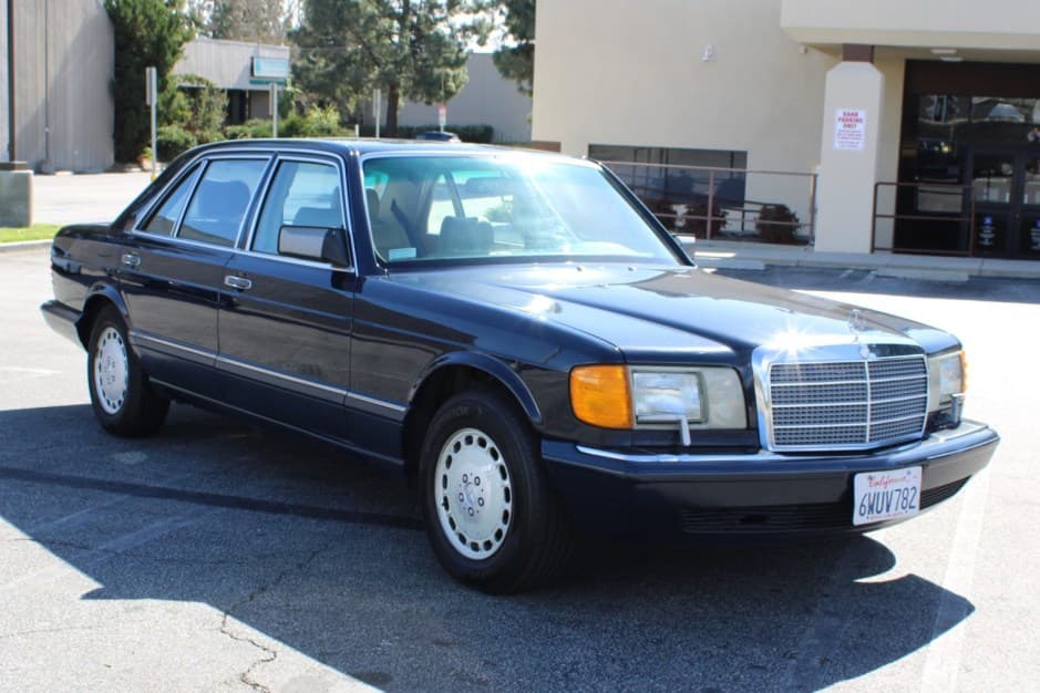 1991 Mercedes-Benz W126 S-Class sold for $10,750