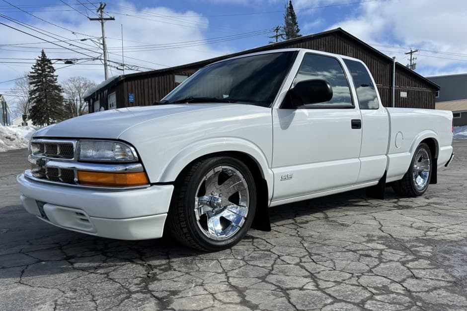 2000 Chevrolet S-10 (1994-2004) sold for $7,100