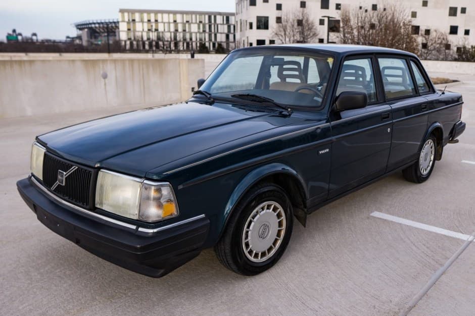 1992 Volvo 240 sold for $6,601