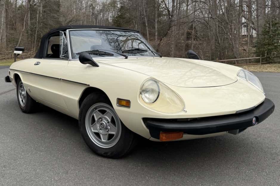 1979 Alfa Romeo 105/115 Spider Series 2 sold for $8,900