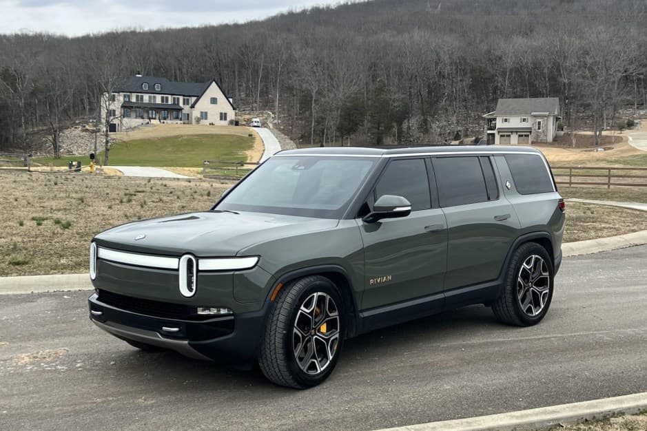 2022 Rivian R1S sold for $60,500