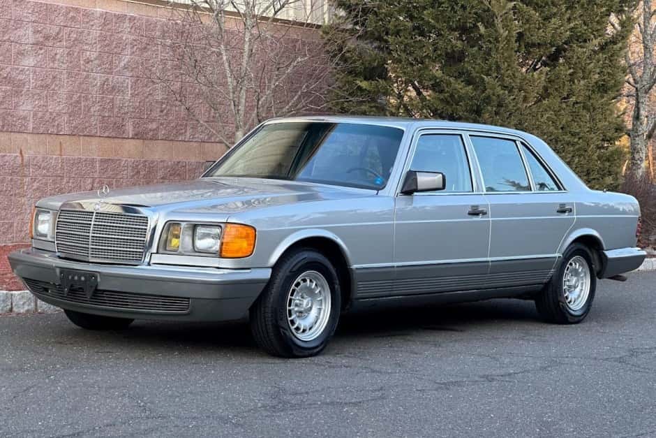 1984 Mercedes-Benz W126 S-Class sold for $18,750