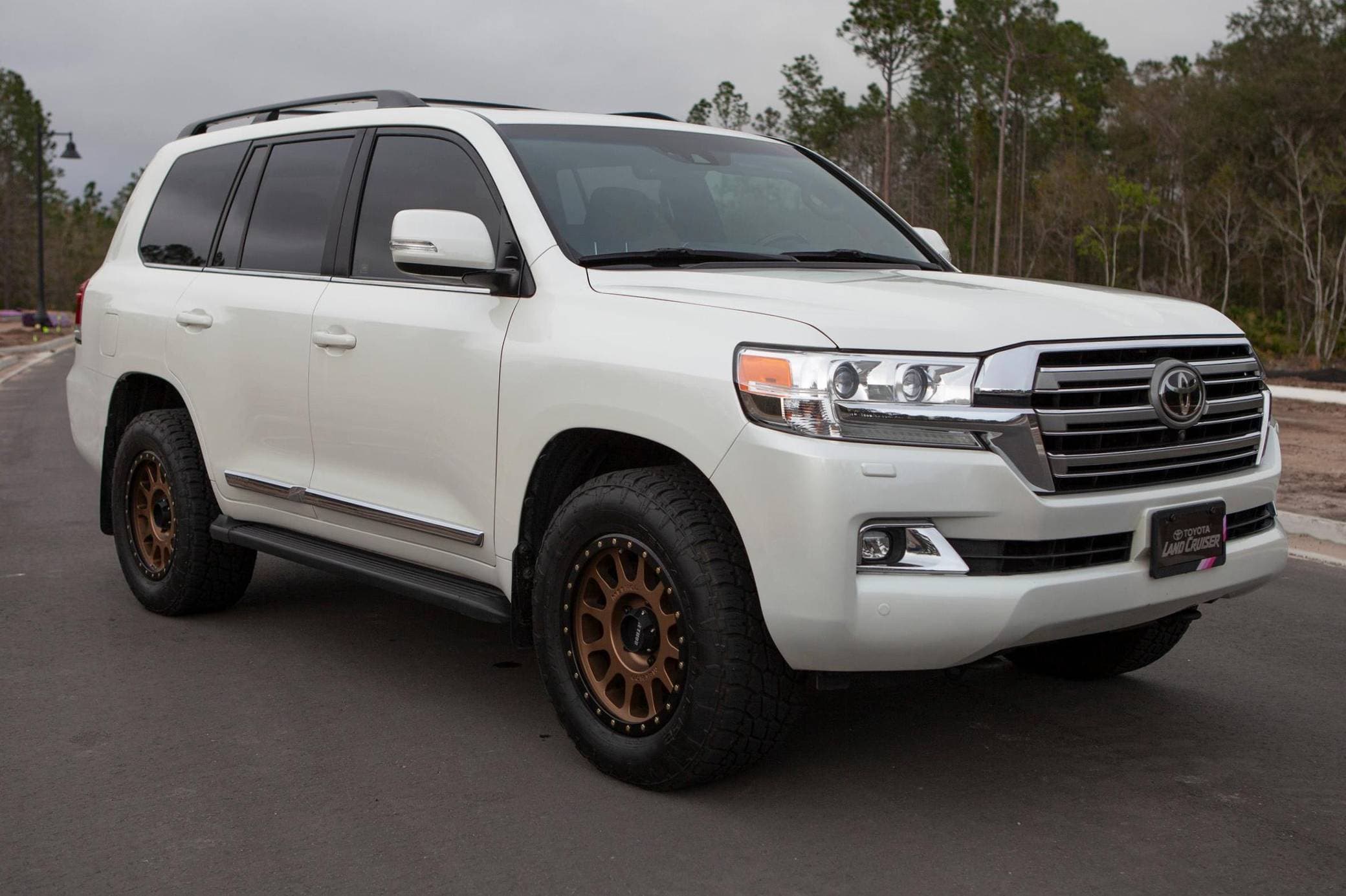 2017 Toyota Land Cruiser sold for $43,250