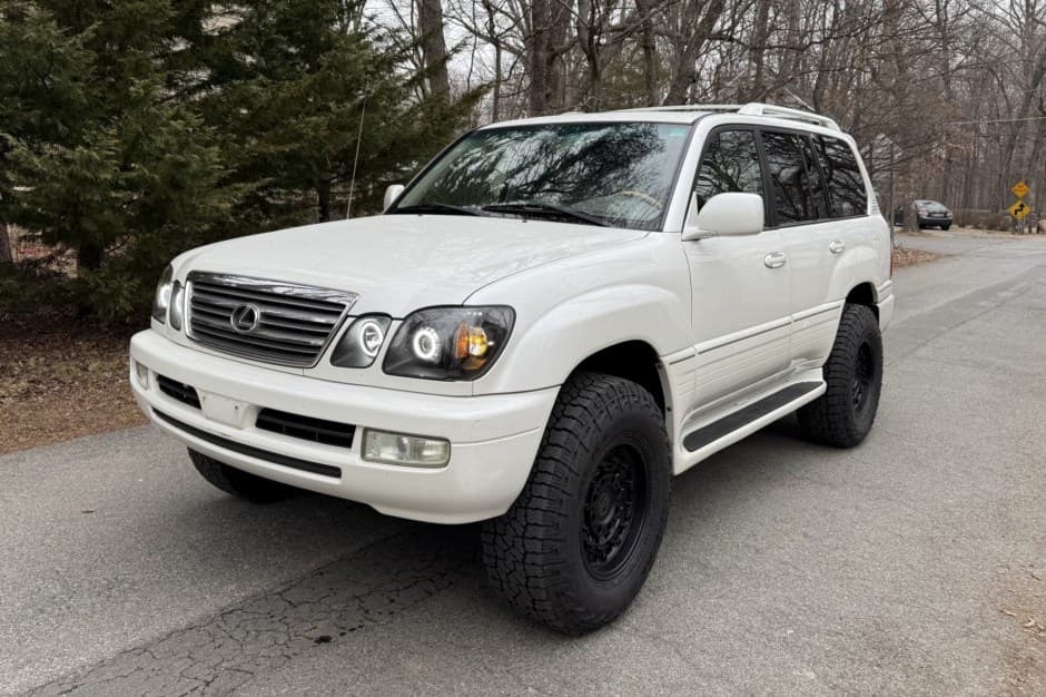 2005 Lexus LX470 sold for $15,600