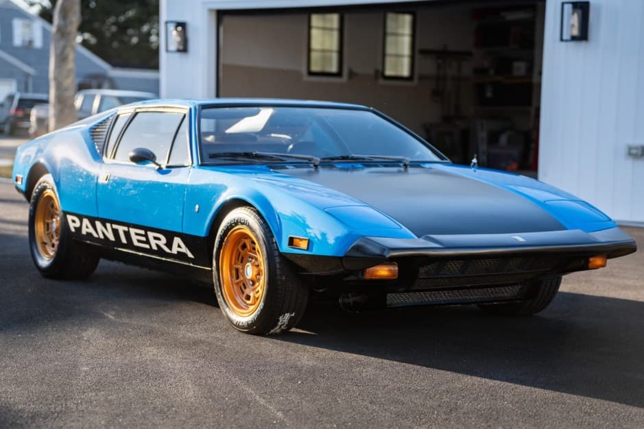 1974 DeTomaso Pantera sold for $83,000