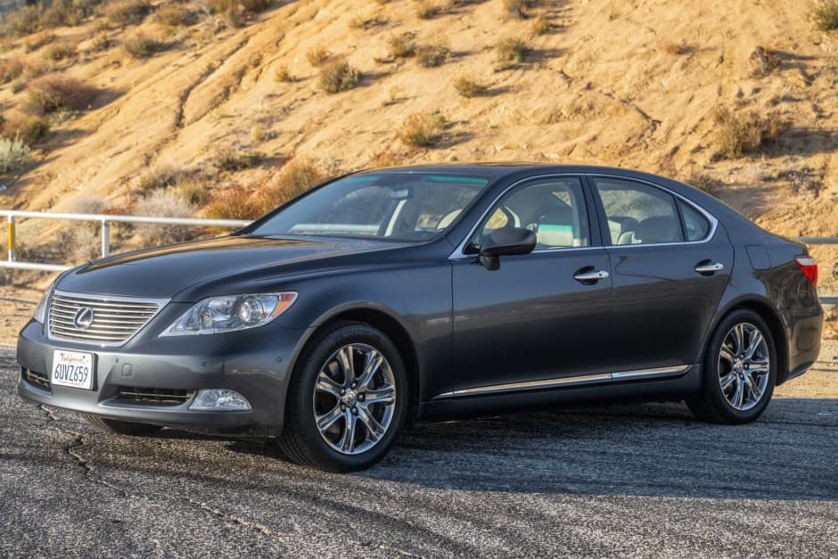 2007 Lexus LS Sedan sold for $18,000