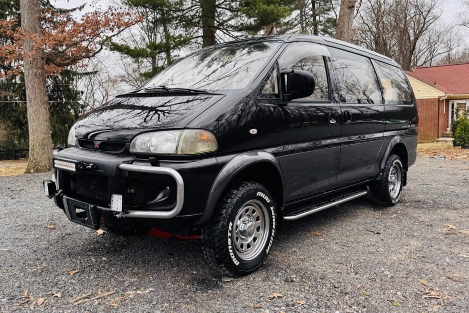 1995 Mitsubishi Delica sold for $9,500