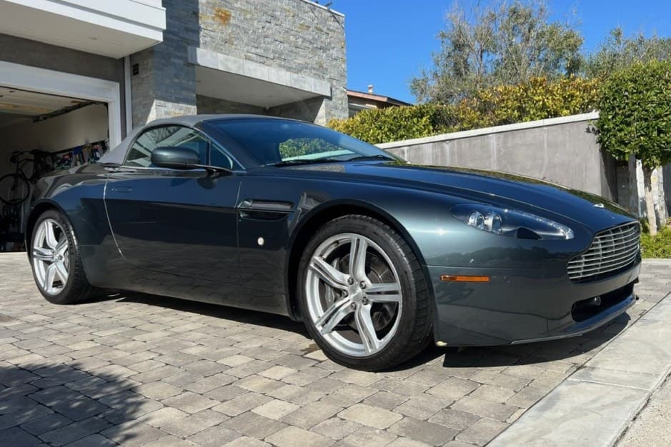 2009 Aston Martin V8 Vantage (2006+) sold for $31,000
