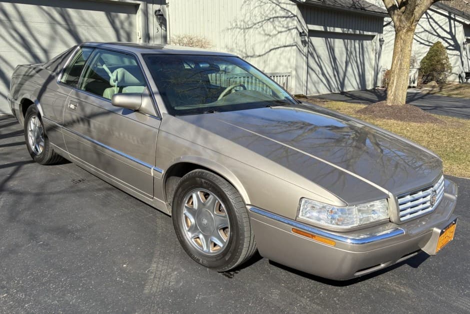 2001 Cadillac Eldorado (1992-2002) sold for $6,600