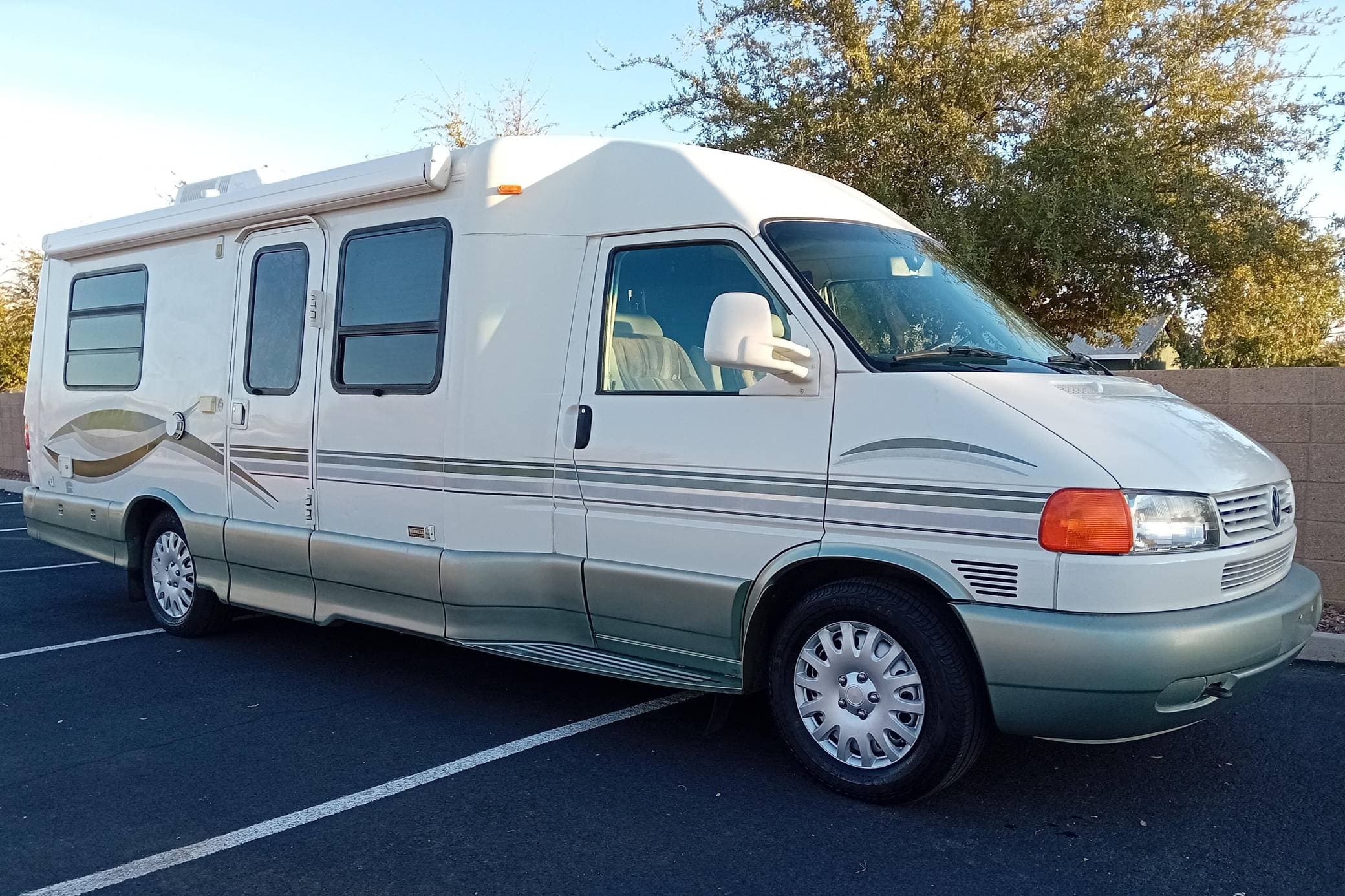 2002 Volkswagen Eurovan sold for $12,999
