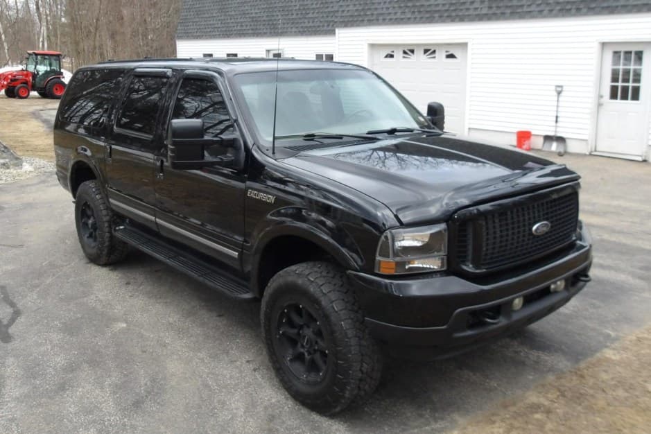 2001 Ford Excursion sold for $37,991
