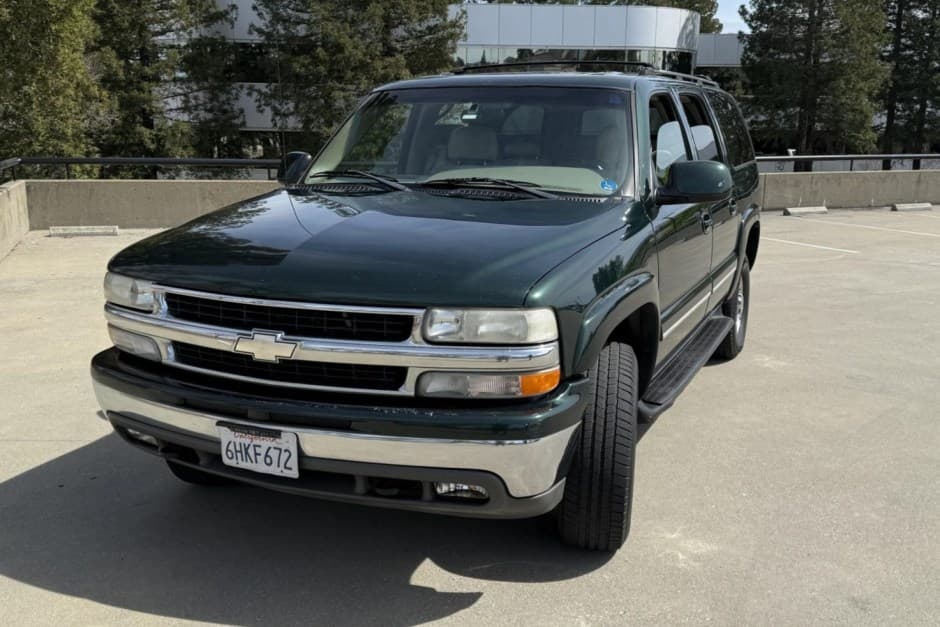2001 Chevrolet Suburban (GMT800 2000-2006) sold for $10,750