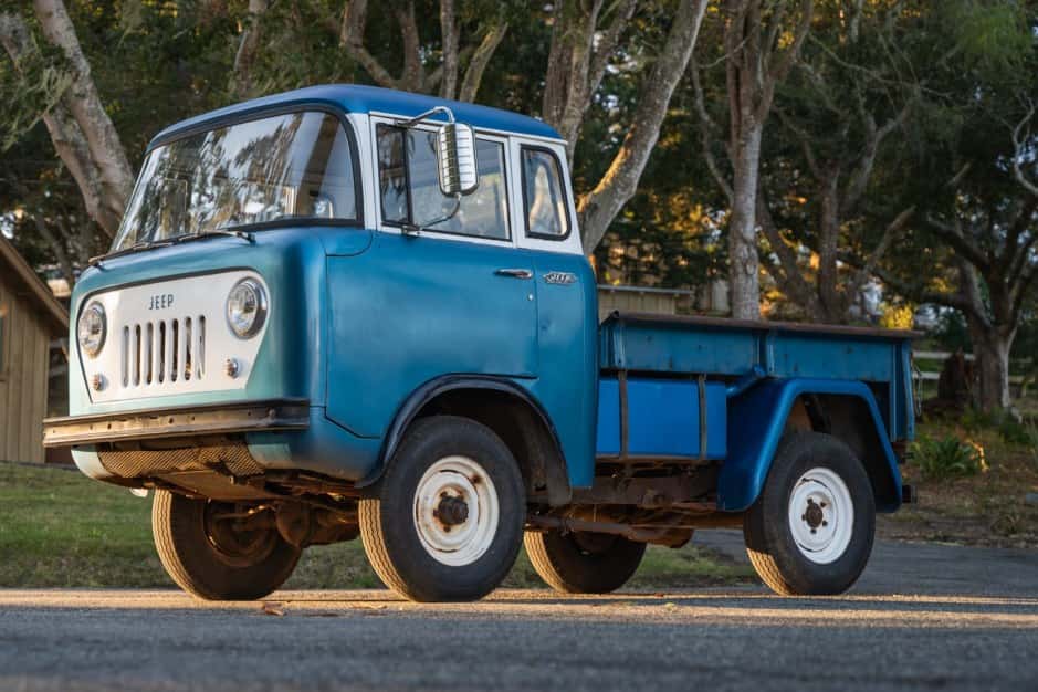 1960 Jeep Forward Control sold for $16,000