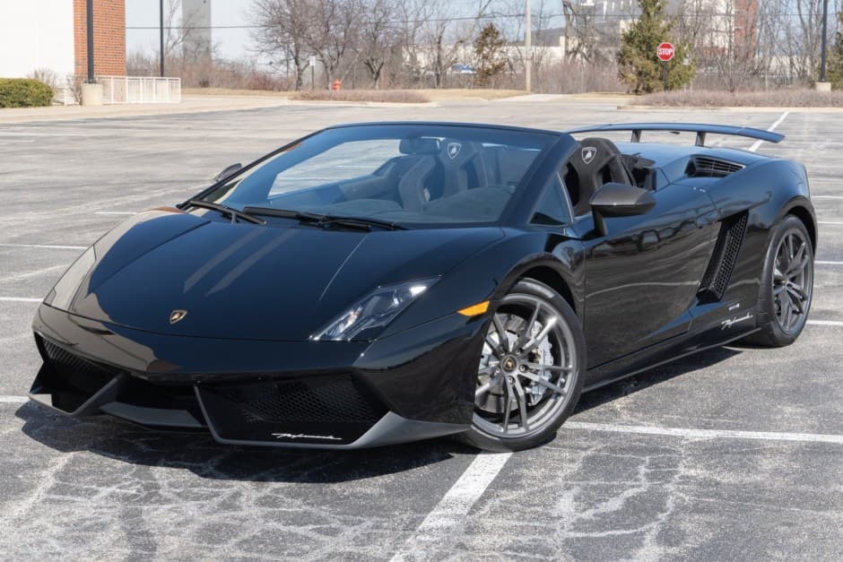 2012 Lamborghini Gallardo sold for $186,000