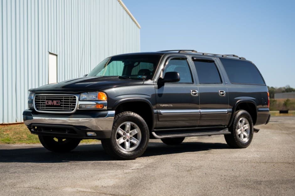 2003 GMC Yukon GMT800 sold for $17,000