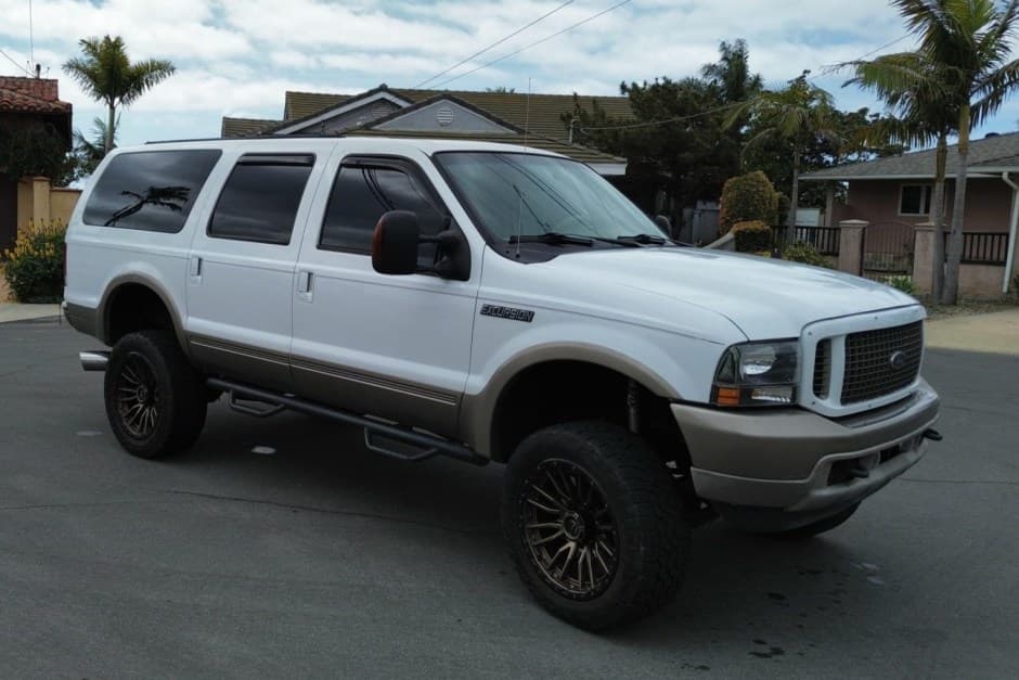 2004 Ford Excursion sold for $21,500