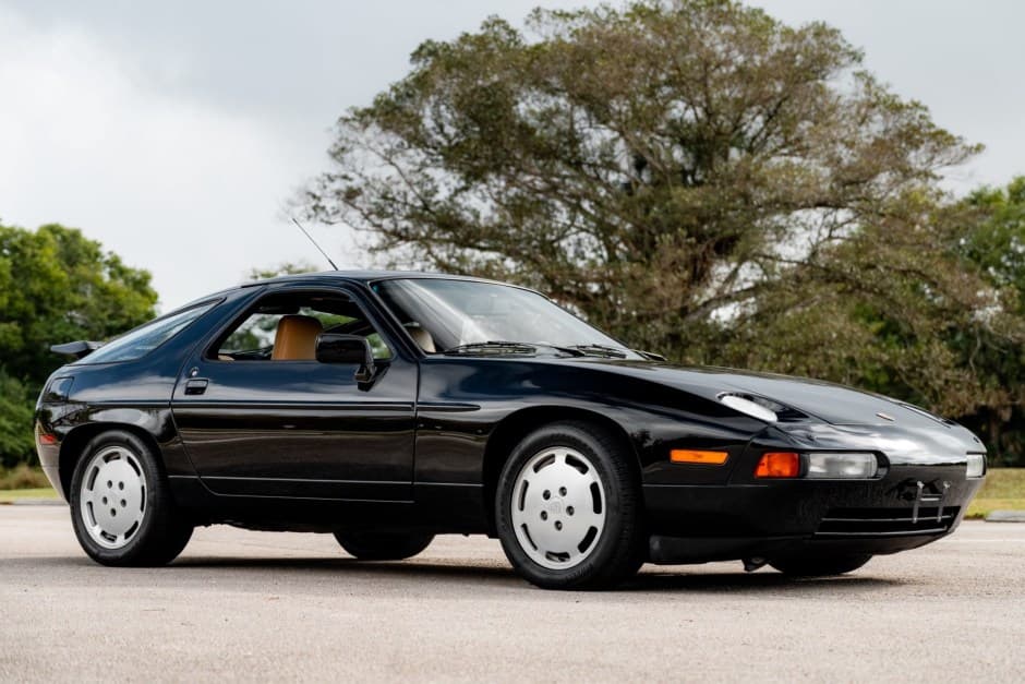1989 Porsche 928 sold for $61,000