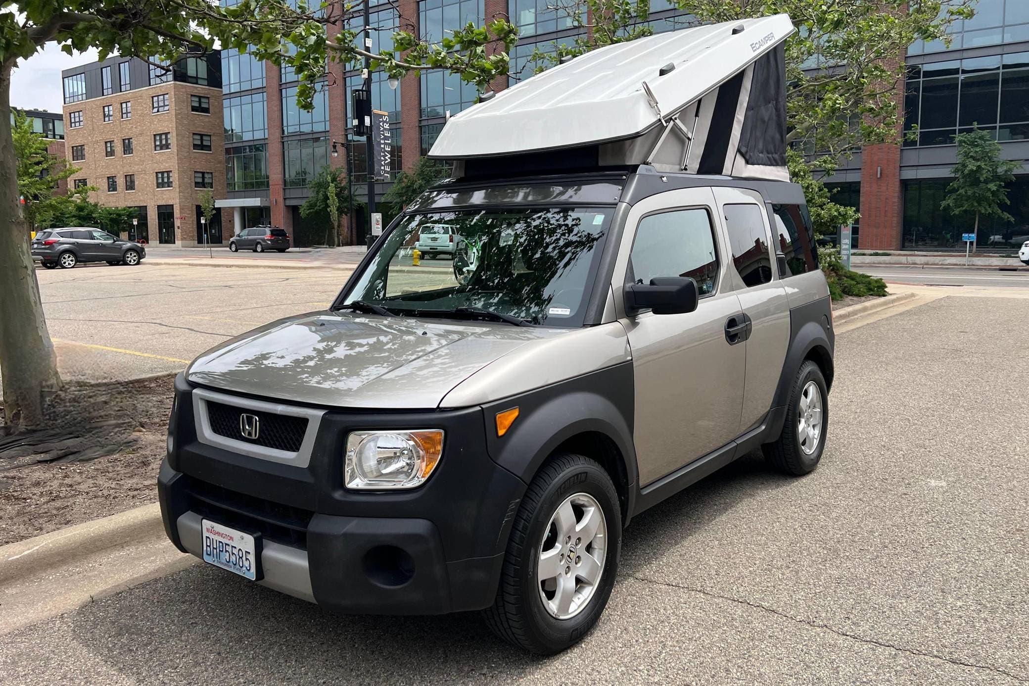 2003 Honda Element sold for $9,200
