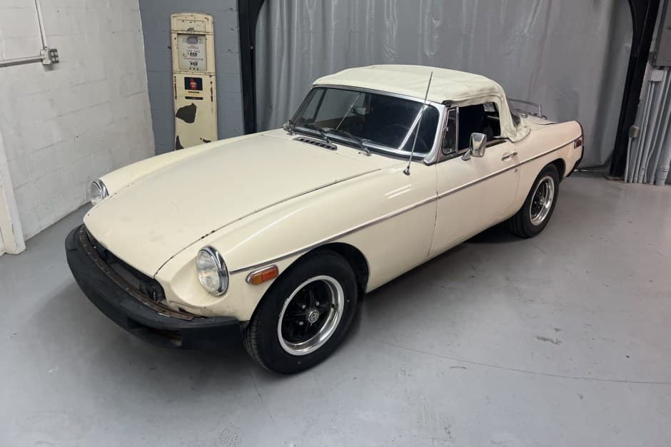 1979 MG MGB sold for $1,000