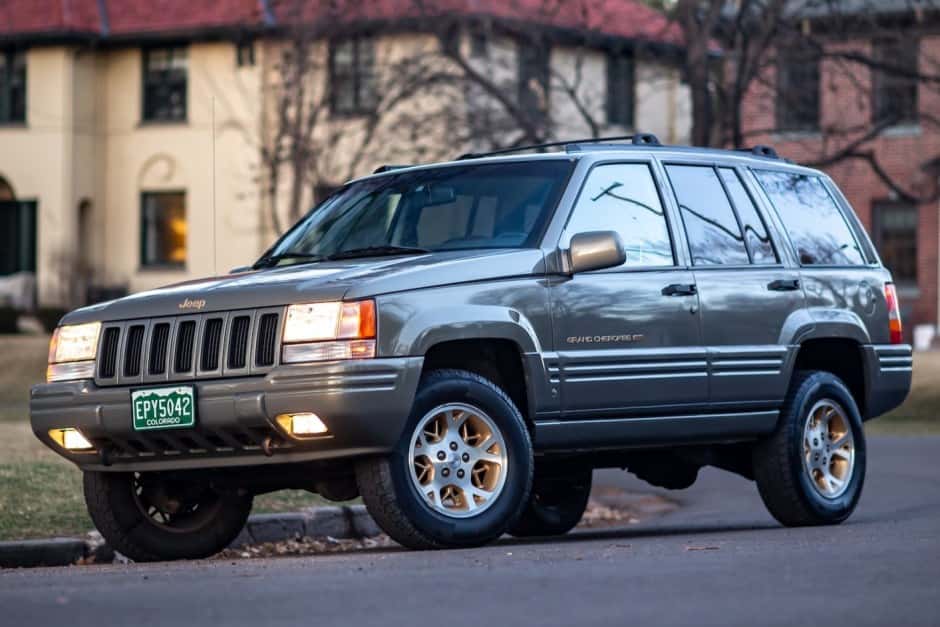 1998 Jeep ZJ Grand Cherokee sold for $15,500