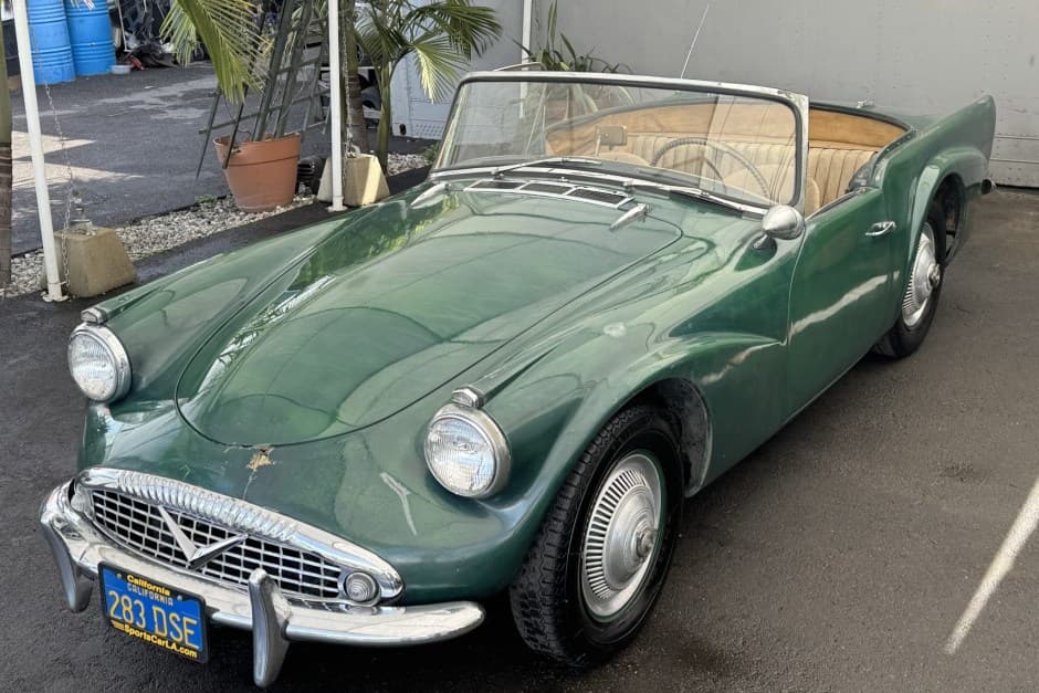 1963 Daimler SP250 sold for $14,250