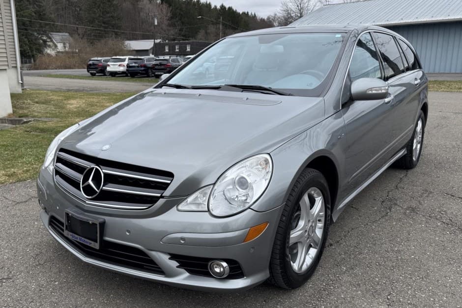 2010 Mercedes-Benz W251 R-Class sold for $8,200