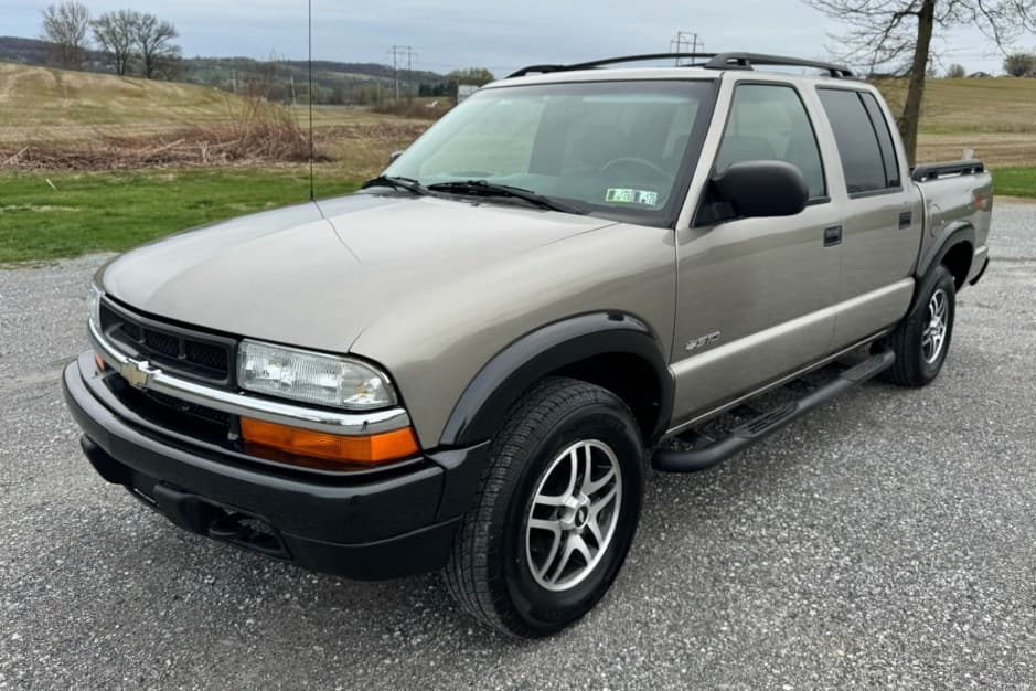 2003 Chevrolet S-10 (1994-2004) sold for $15,000