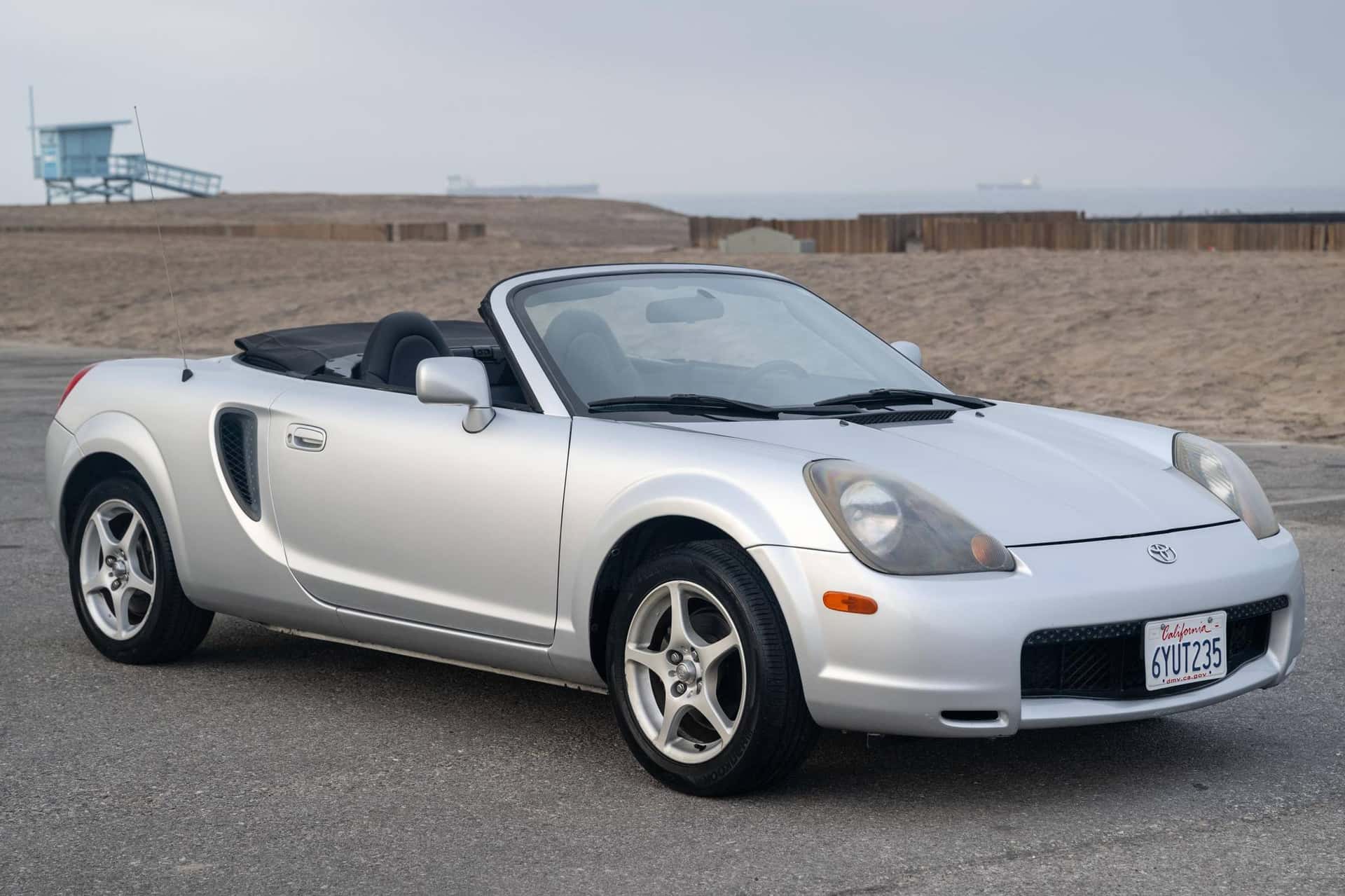 2001 Toyota MR2 Spyder sold for $8,500