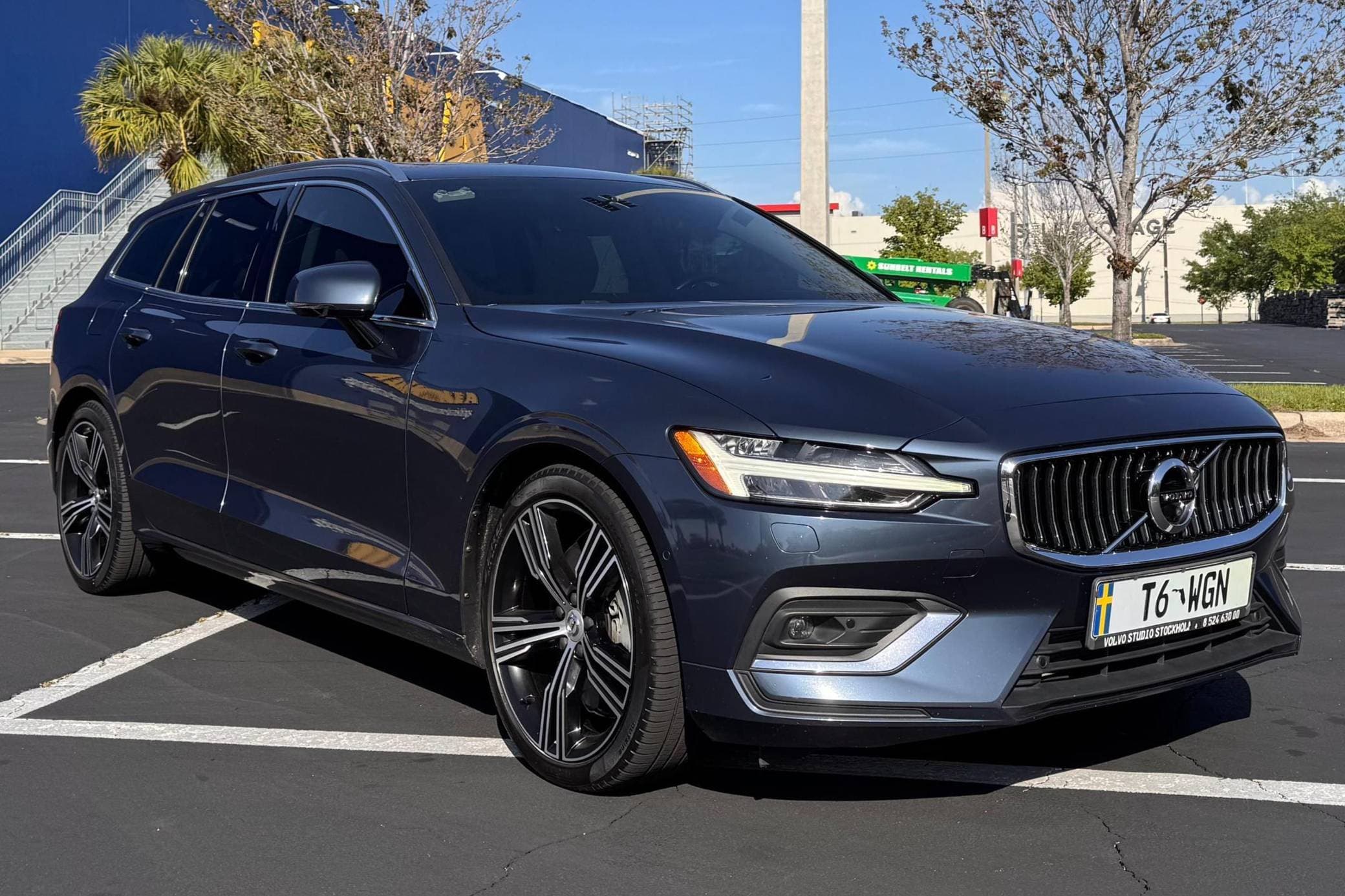 2019 Volvo V60 sold for $29,500