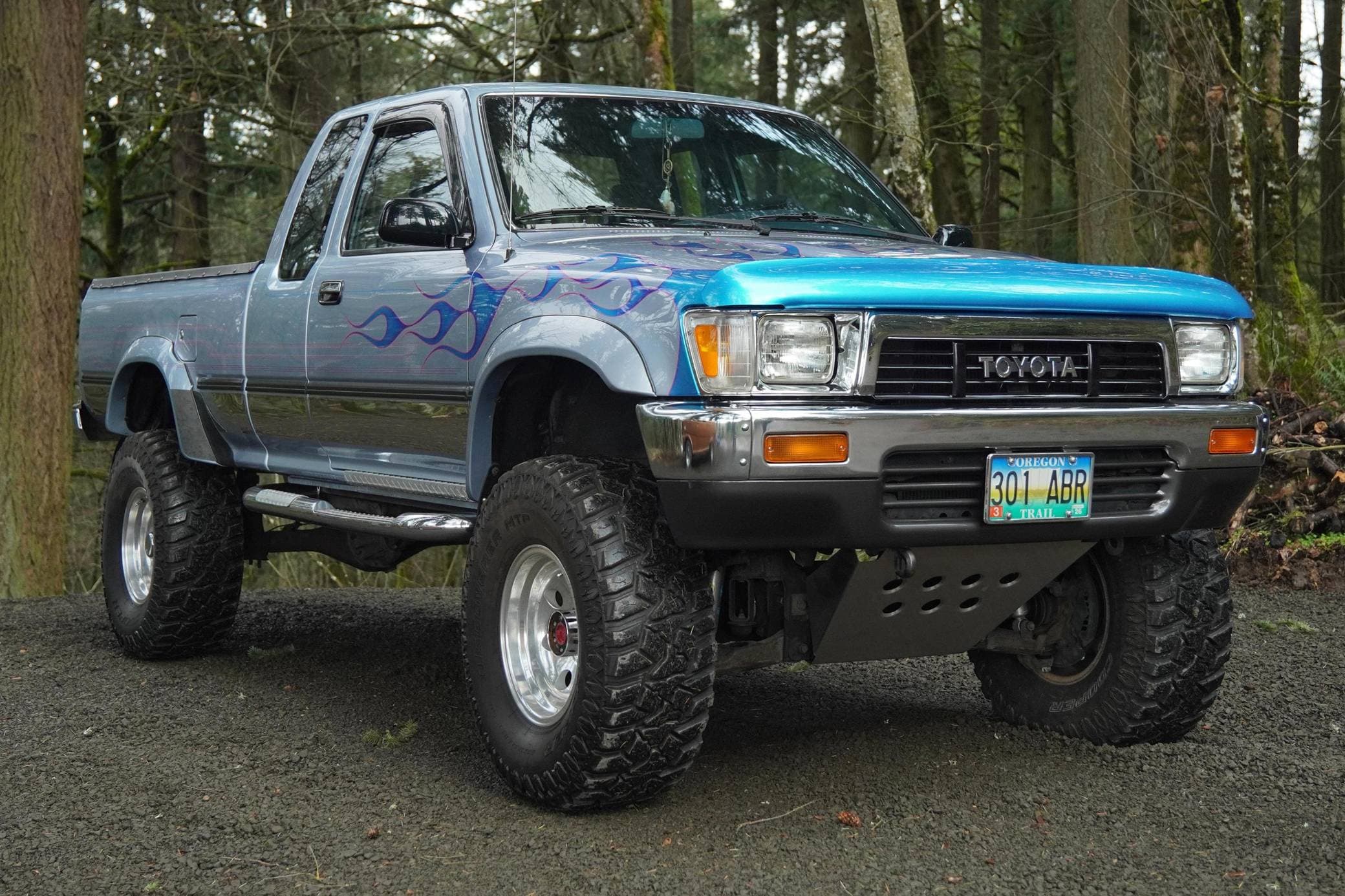 1990 Toyota Pickup sold for $11,500