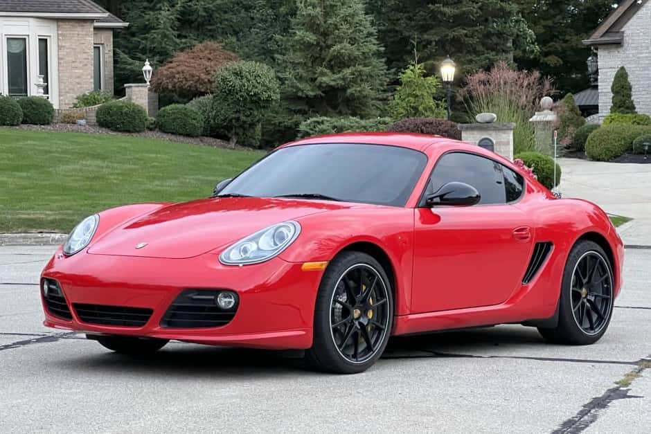 2012 Porsche 987 Cayman sold for $36,750