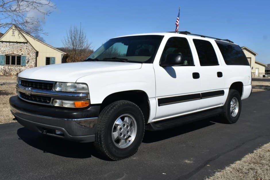 2003 Chevrolet Suburban (GMT800 2000-2006) sold for $19,500