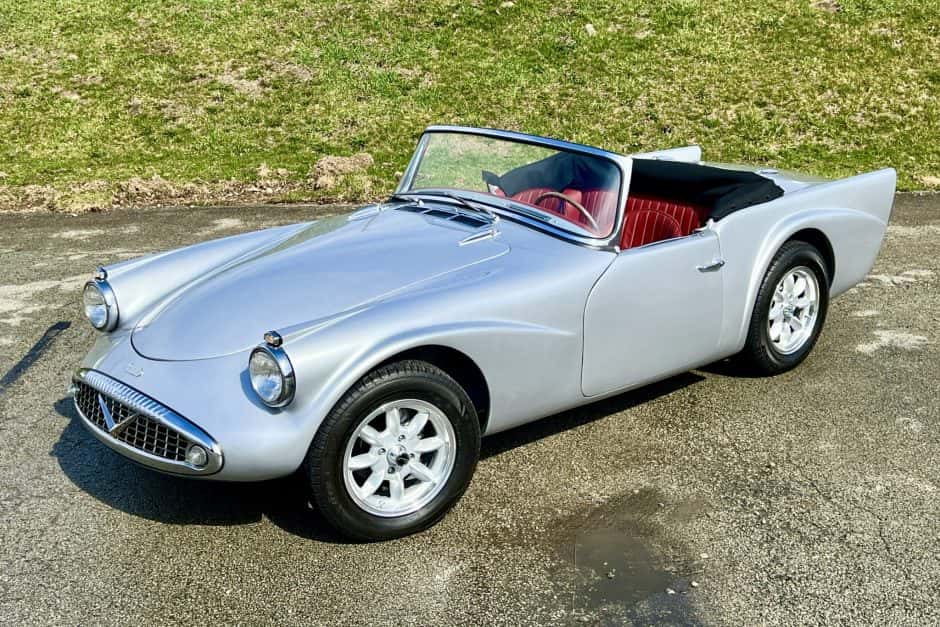 1960 Daimler SP250 sold for $30,500