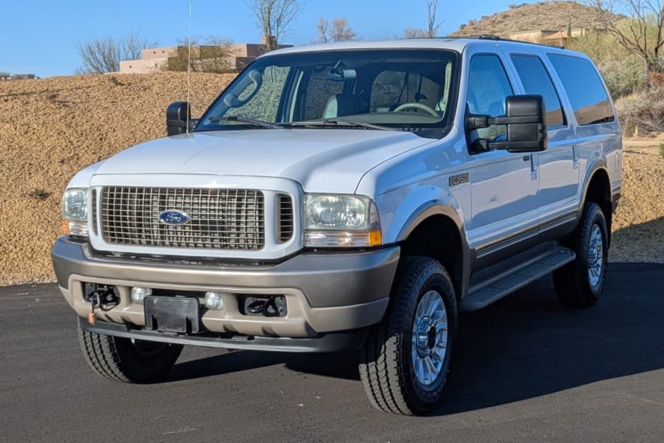 2004 Ford Excursion sold for $35,250