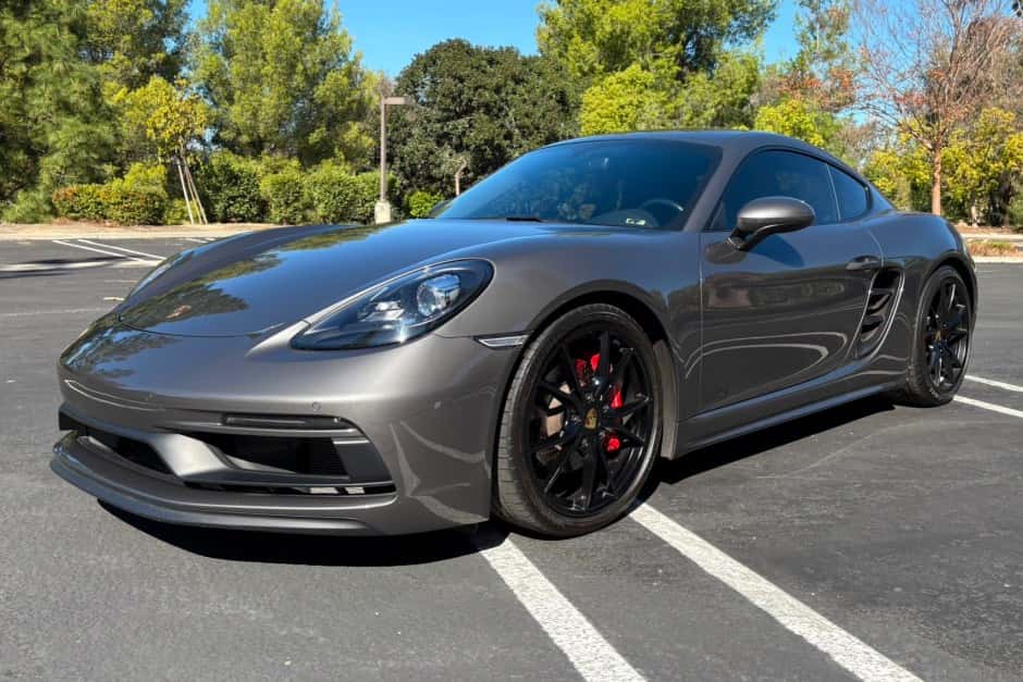 2018 Porsche 982 718 Cayman sold for $58,000