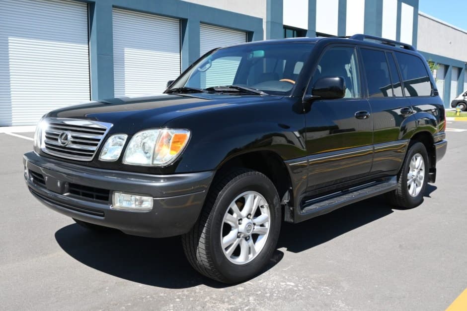 2005 Lexus LX470 sold for $15,000