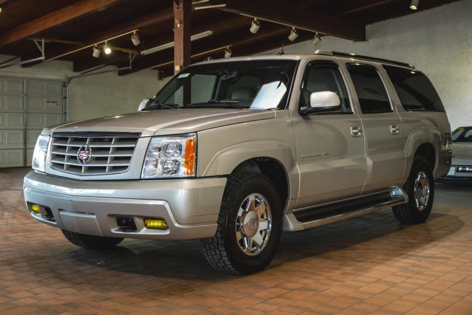 2005 Cadillac Escalade & EXT GMT800 (2002-2006) sold for $15,800
