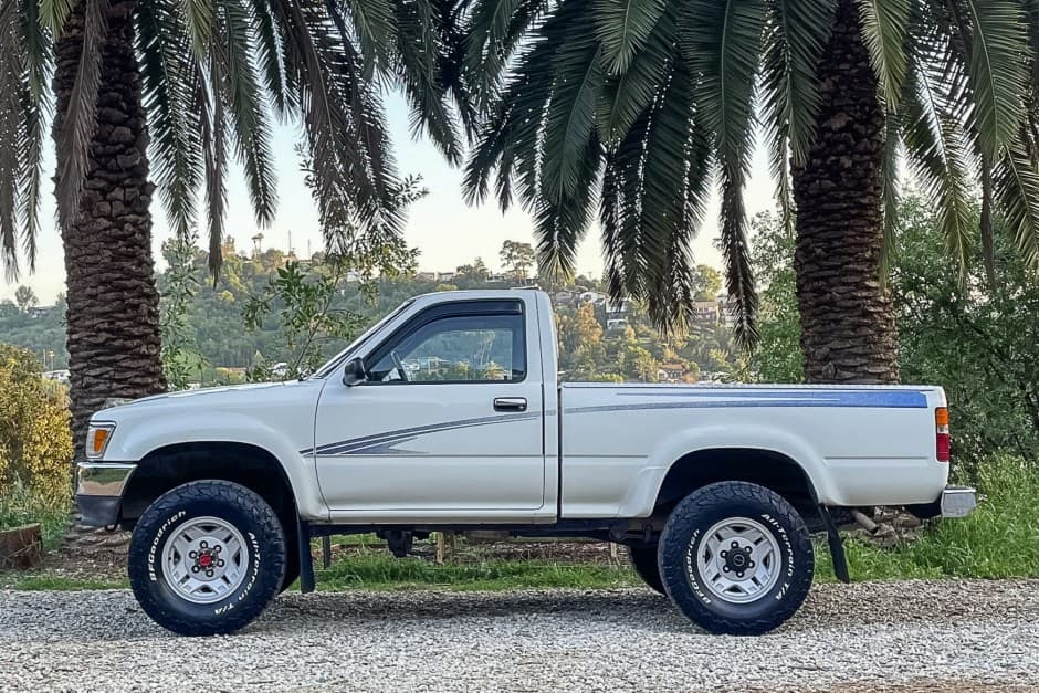 1994 Toyota Pickup (N80/90/100/110 1989-1997) sold for $17,750