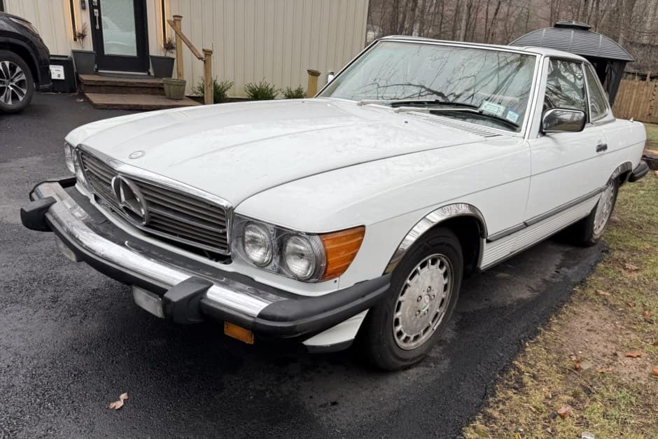 1987 Mercedes-Benz R107 SL sold for $9,000